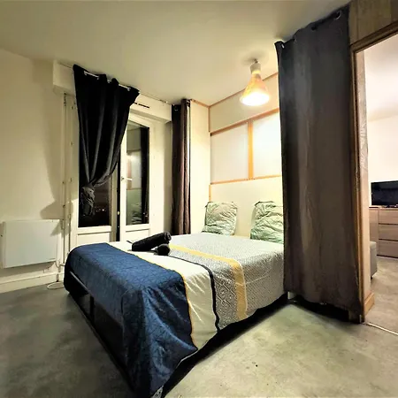 Entier 2 Pieces Avec Grande Terasse Proche Gare Apartment *