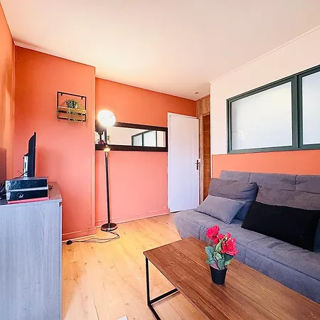 Apartment Entier 2 Pieces Avec Grande Terasse Proche Gare