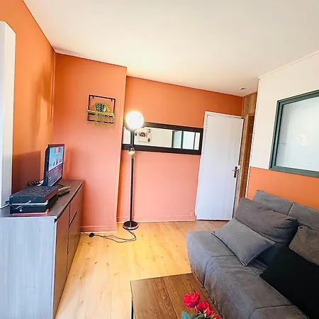 Entier 2 Pieces Avec Grande Terasse Proche Gare Apartment Melun